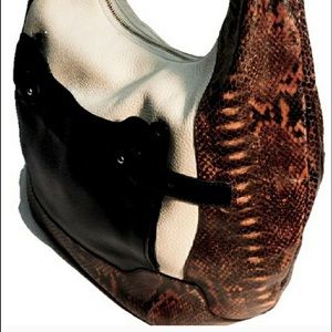 GORGEOUS VINCE CAMUTO HOBO SINGLE STRAP HANDBAG